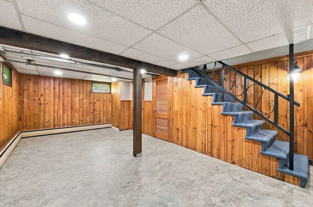 17 Elise Ave, Dracut, MA 01826