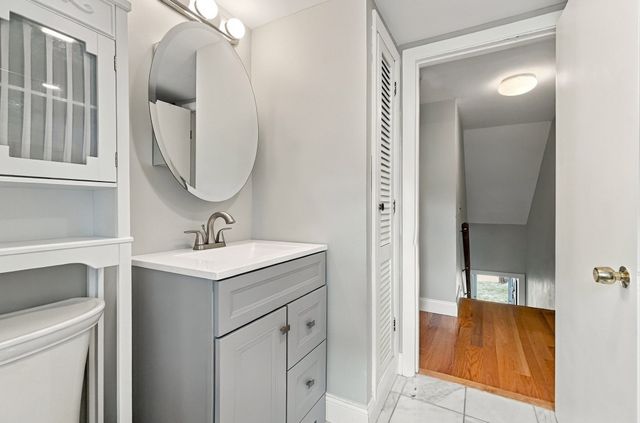 17 Elise Ave, Dracut, MA 01826