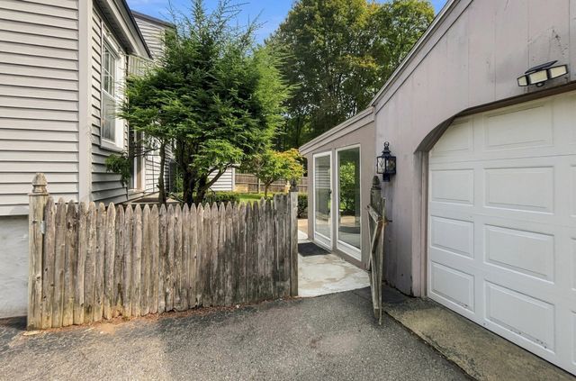 17 Elise Ave, Dracut, MA 01826