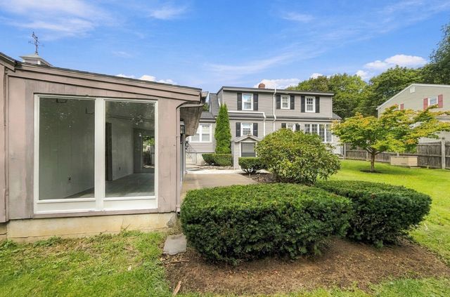 17 Elise Ave, Dracut, MA 01826