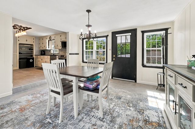 17 Elise Ave, Dracut, MA 01826