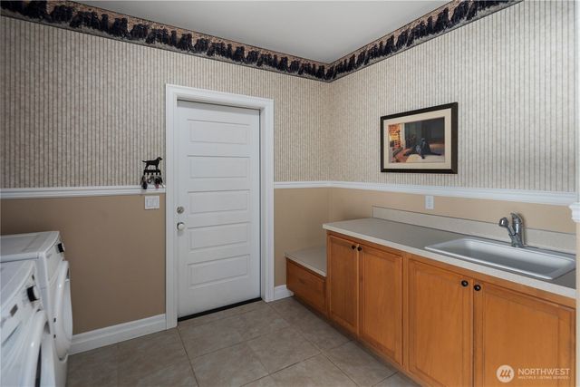 6504 44th Avenue NE, Olympia, WA 98516