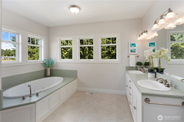 6504 44th Avenue NE, Olympia, WA 98516