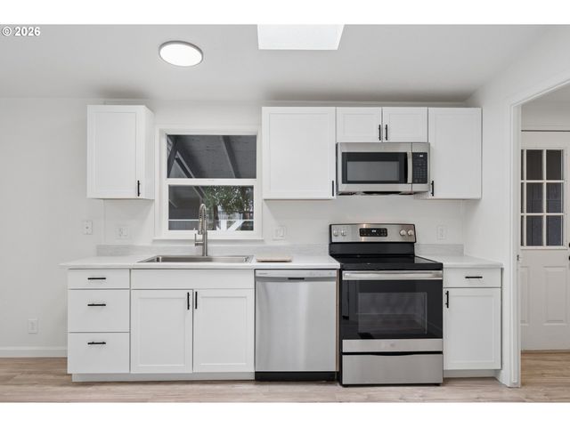 12420 Se BUSH St 1, Portland, OR 97236