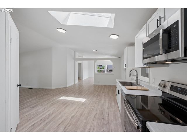 12420 Se BUSH St 1, Portland, OR 97236
