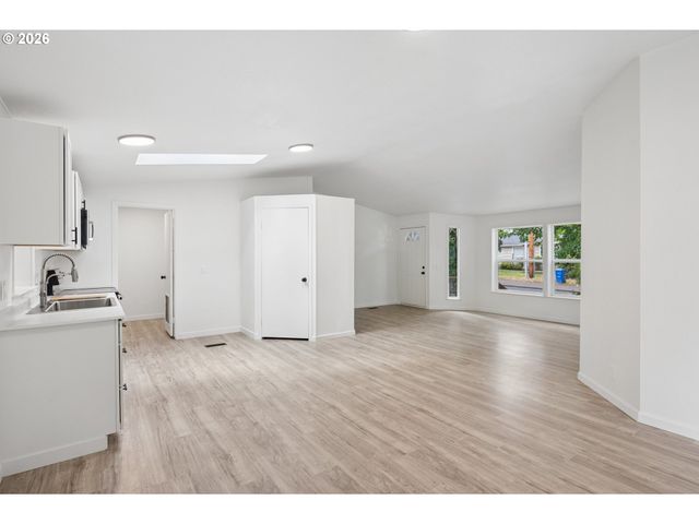 12420 Se BUSH St 1, Portland, OR 97236