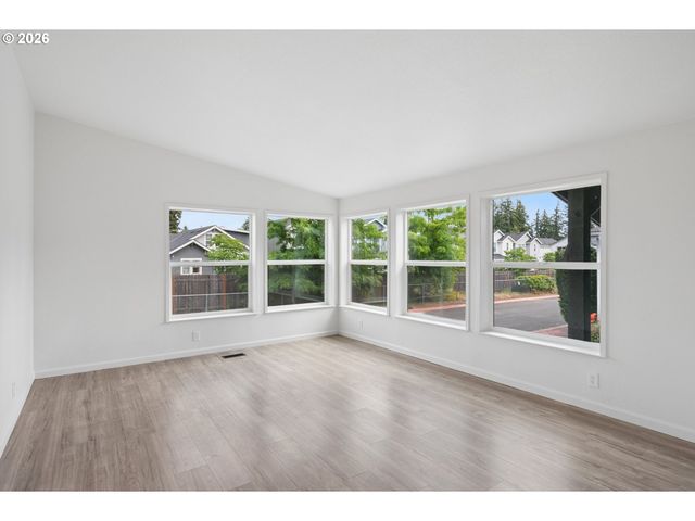12420 Se BUSH St 1, Portland, OR 97236