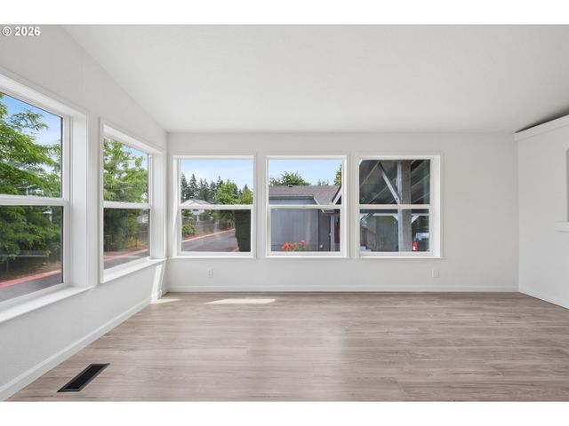 12420 Se BUSH St 1, Portland, OR 97236