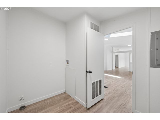 12420 Se BUSH St 1, Portland, OR 97236