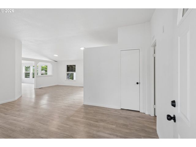 12420 Se BUSH St 1, Portland, OR 97236