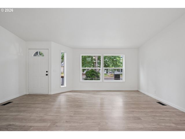 12420 Se BUSH St 1, Portland, OR 97236
