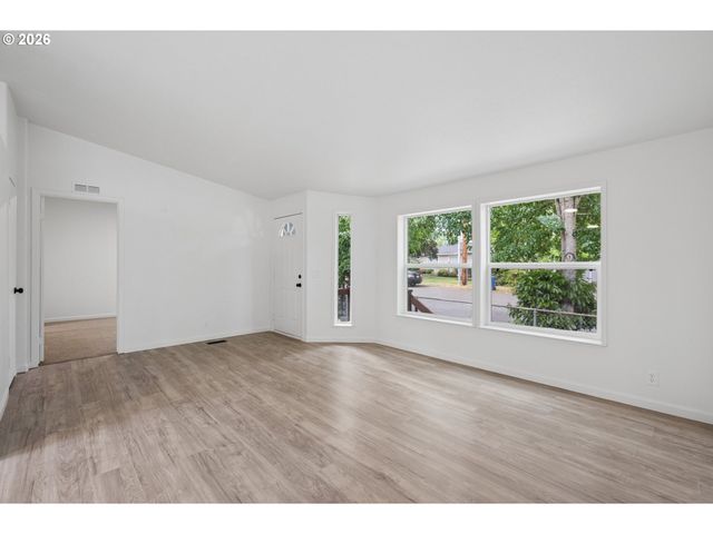 12420 Se BUSH St 1, Portland, OR 97236