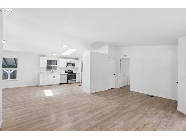 12420 Se BUSH St 1, Portland, OR 97236