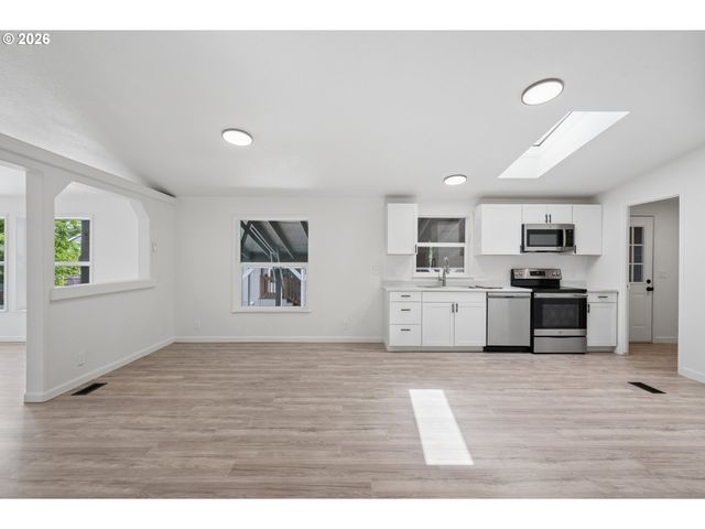 12420 Se BUSH St 1, Portland, OR 97236