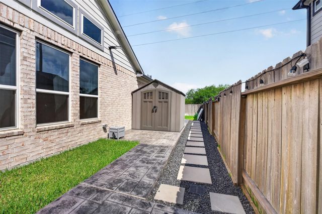 3230 Fogmist Drive, Rosenberg, TX 77471