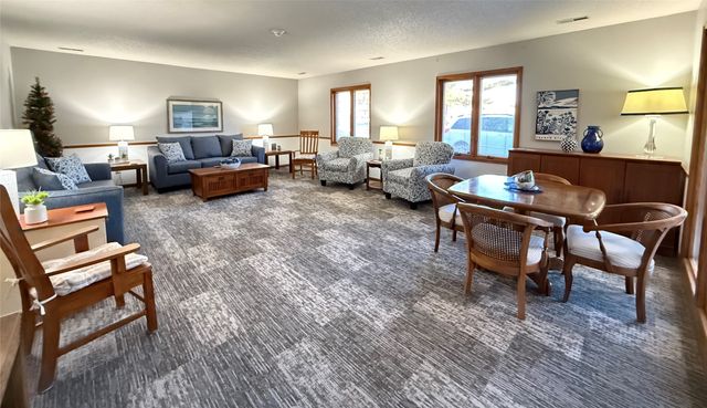 409 SE Delaware Avenue 202, Ankeny, IA 50021