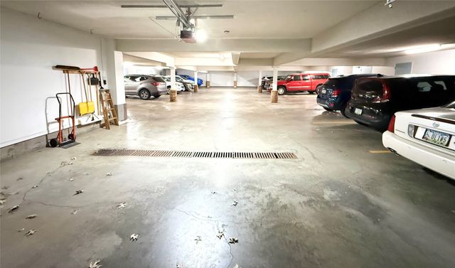 409 SE Delaware Avenue 202, Ankeny, IA 50021