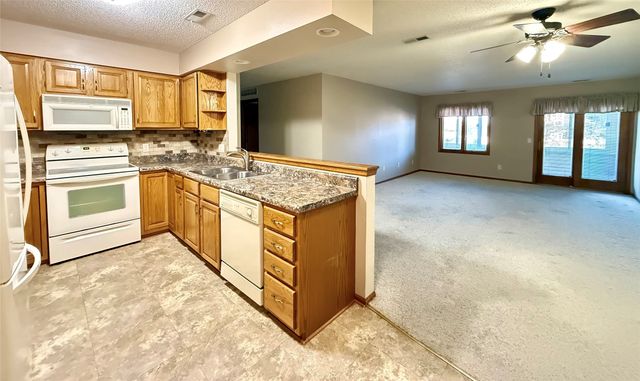 409 SE Delaware Avenue 202, Ankeny, IA 50021