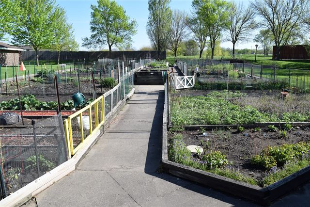 409 SE Delaware Avenue 202, Ankeny, IA 50021