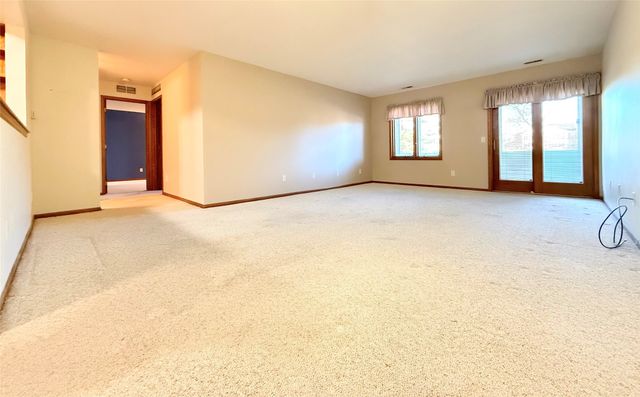 409 SE Delaware Avenue 202, Ankeny, IA 50021