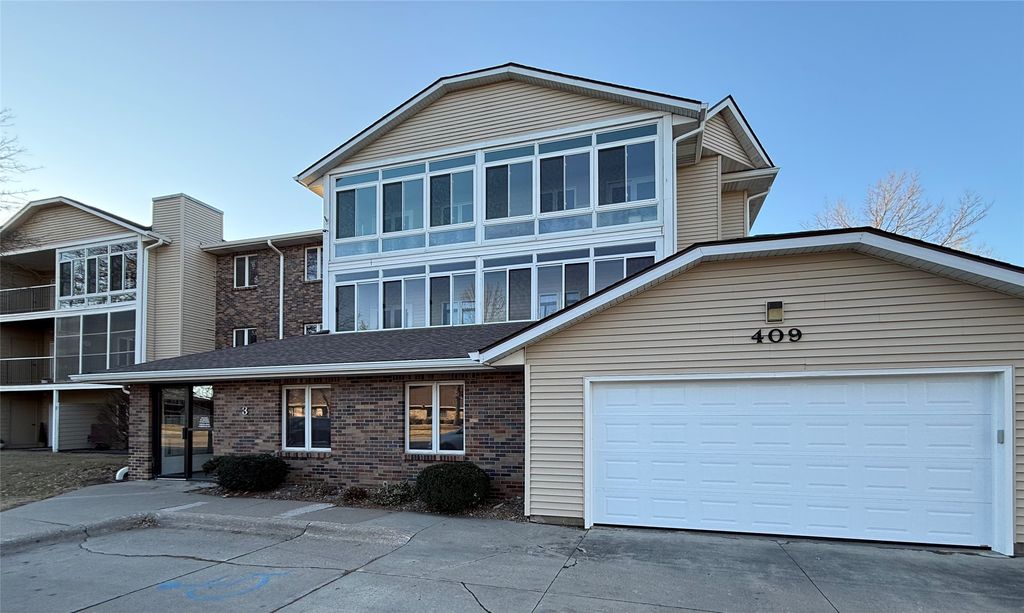 409 SE Delaware Avenue 202, Ankeny, IA 50021