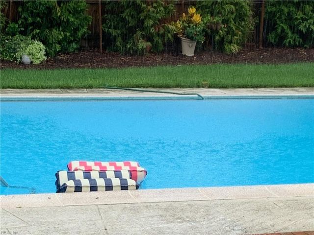 7325 Barberry LN, Norfolk, VA 23505