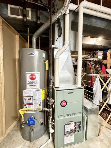 1727 N SUPERIOR STREET, Antigo, WI 54409