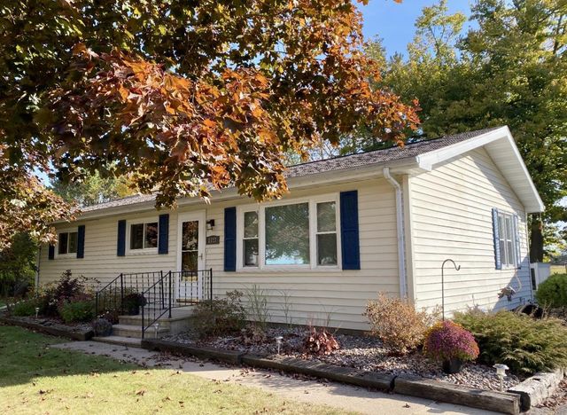 1727 N SUPERIOR STREET, Antigo, WI 54409