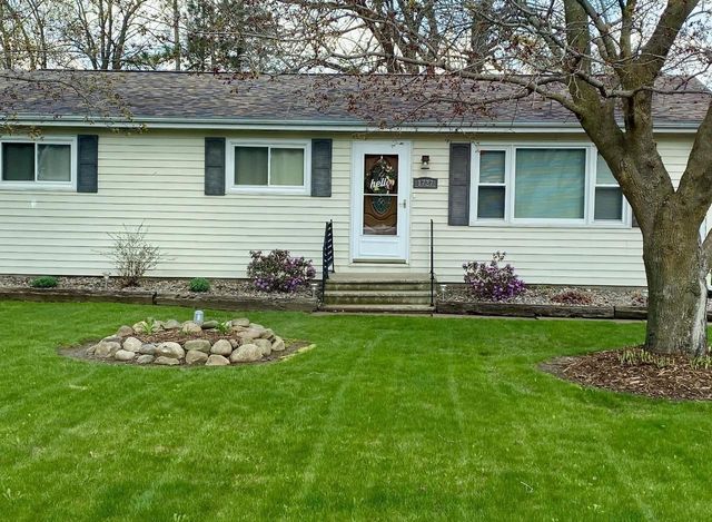 1727 N SUPERIOR STREET, Antigo, WI 54409