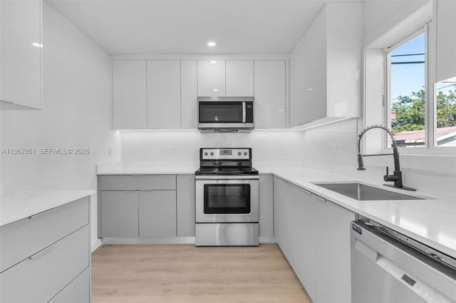 5941 E 6th Ave, Hialeah, FL 33013