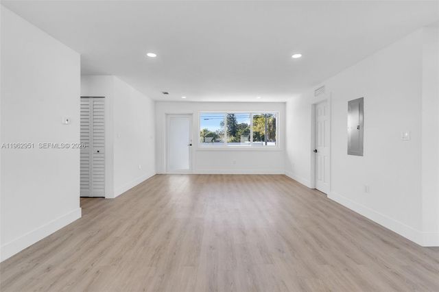 5941 E 6th Ave, Hialeah, FL 33013