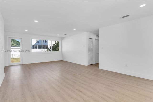 5941 E 6th Ave, Hialeah, FL 33013