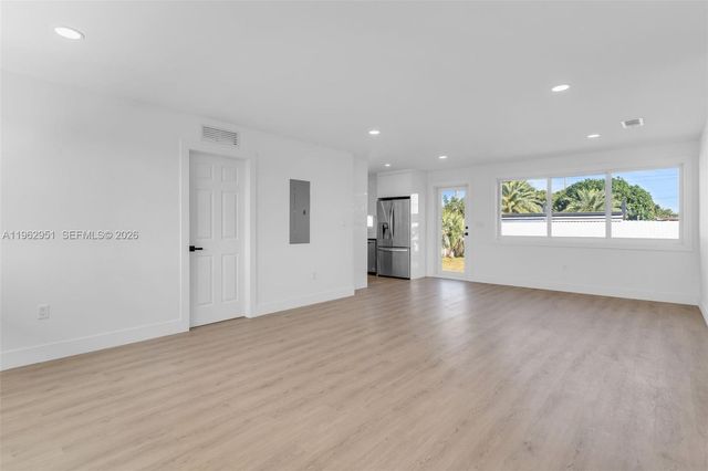 5941 E 6th Ave, Hialeah, FL 33013