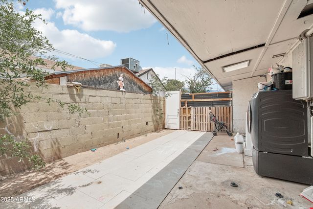 2223 E ROOSEVELT Street, Phoenix, AZ 85006