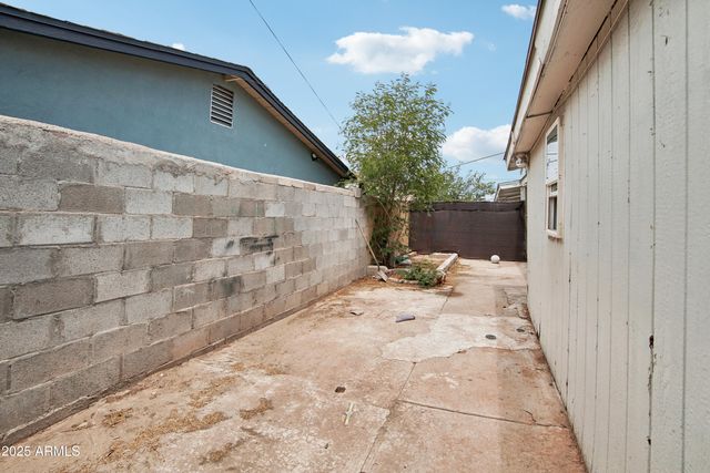 2223 E ROOSEVELT Street, Phoenix, AZ 85006