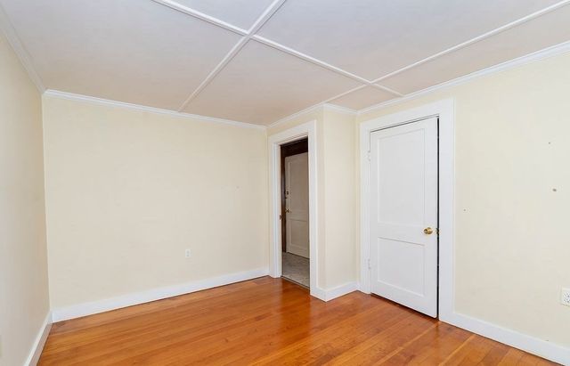 49 Orchard St, Amesbury, MA 01913