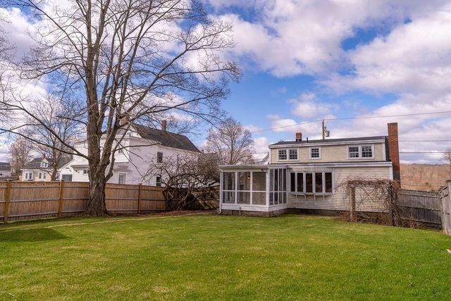 49 Orchard St, Amesbury, MA 01913