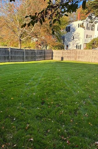 49 Orchard St, Amesbury, MA 01913