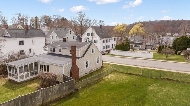 49 Orchard St, Amesbury, MA 01913