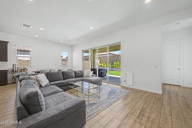 3911 W BUIST Avenue, Laveen, AZ 85339