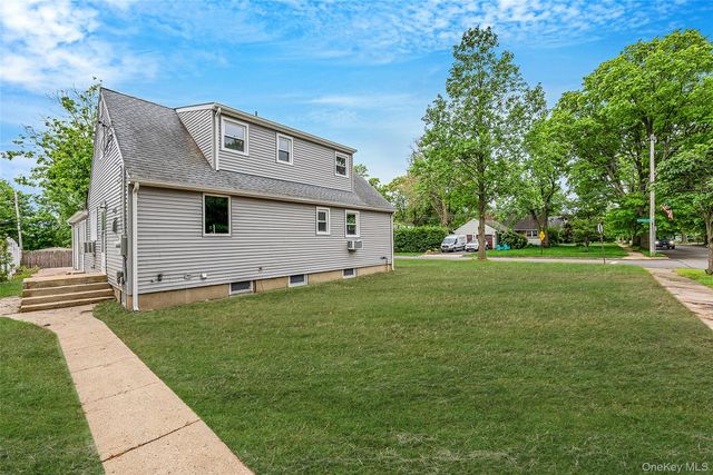24 Russell Street, Amityville, NY 11701