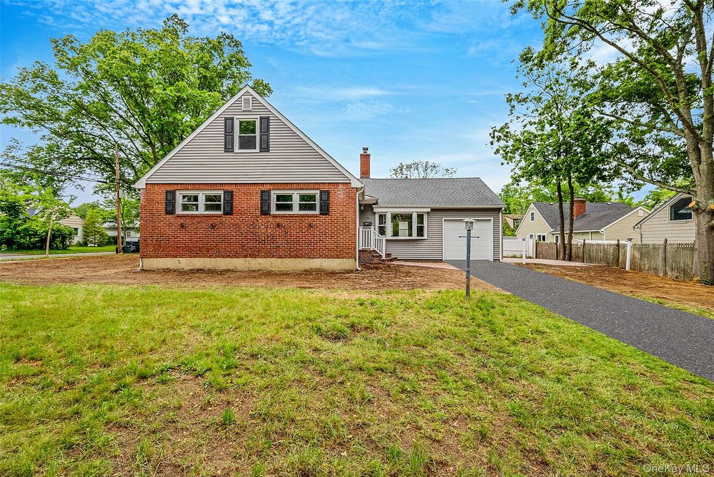 24 Russell Street, Amityville, NY 11701