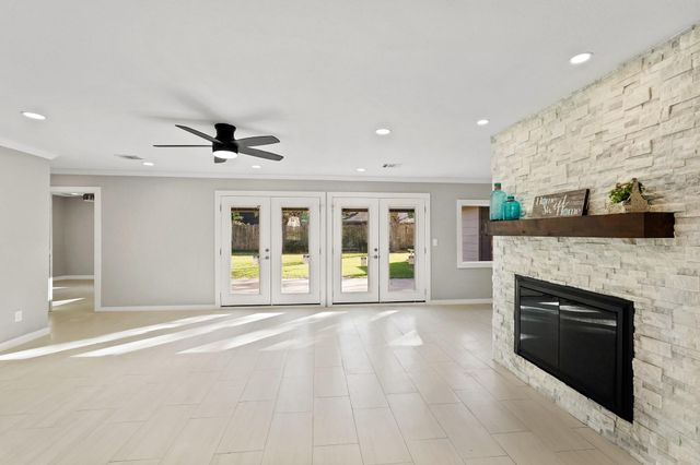 10811 Tupper Lake Drive, Houston, TX 77042