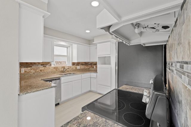 10811 Tupper Lake Drive, Houston, TX 77042