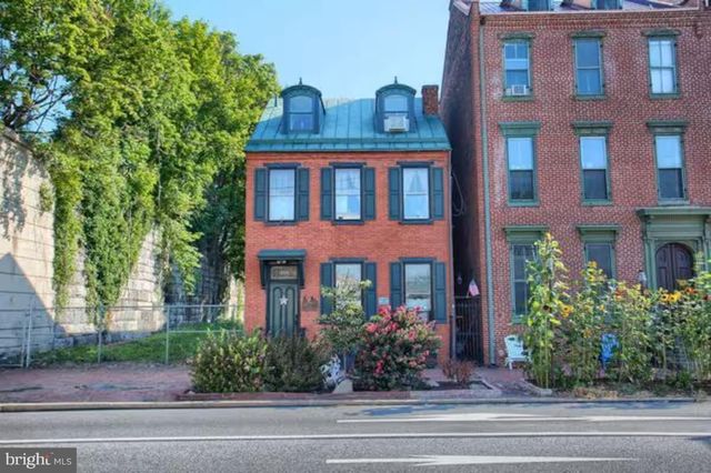 329 S FRONT ST, Harrisburg, PA 17104