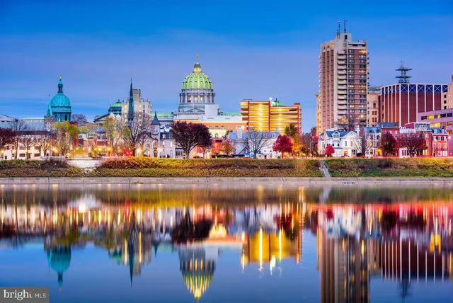 329 S FRONT ST, Harrisburg, PA 17104