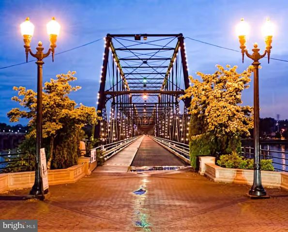 329 S FRONT ST, Harrisburg, PA 17104