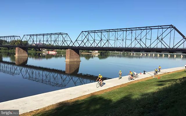 329 S FRONT ST, Harrisburg, PA 17104