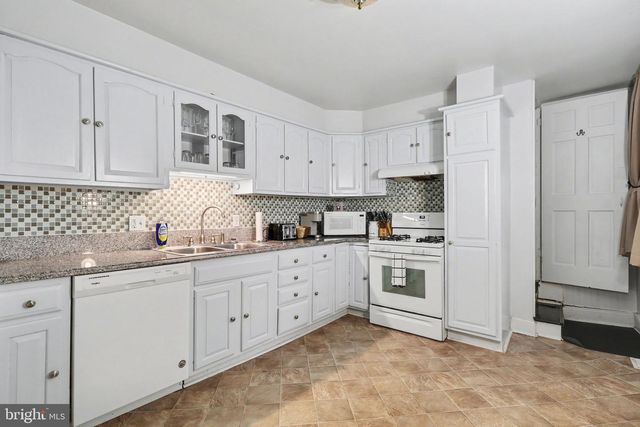 329 S FRONT ST, Harrisburg, PA 17104