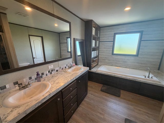 516 Glendale Drive, Godley, TX 76044